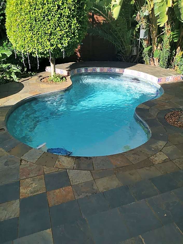 180 On Anderson Guest House