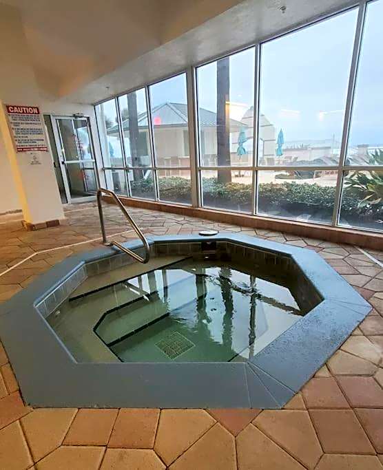 Beautiful one bedroom oceanfront condo