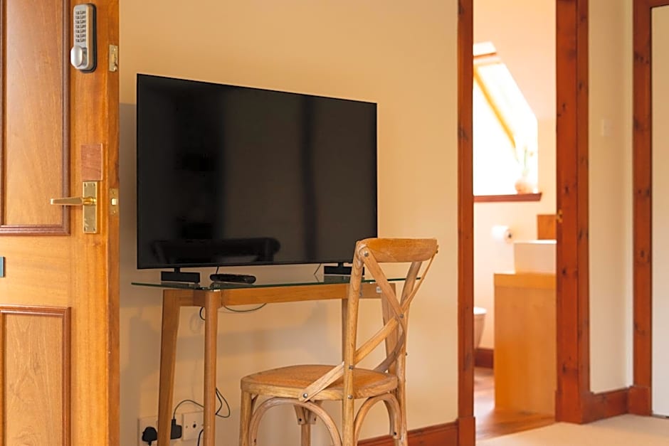 Woodlands House with Hot Tub