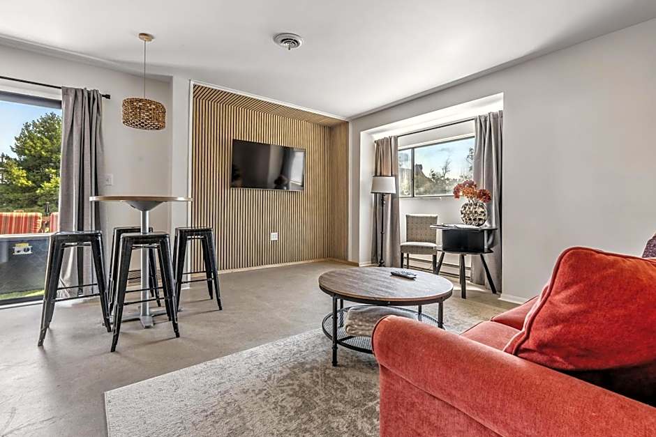 Photo 1 of 17 of Junior Suite, Balcony