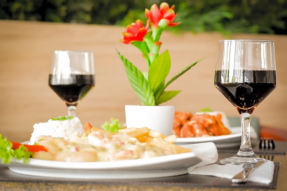 EL Aram Beach e Convention