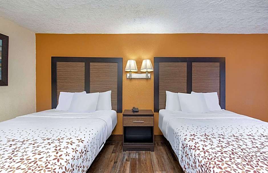 Americana Inn a Travelodge by Wyndham