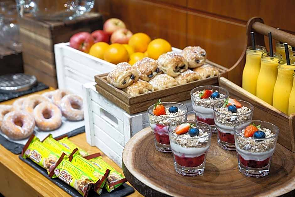 Holiday Inn Reading South M4 Jct 11 By IHG