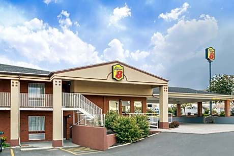 Super 8 by Wyndham Salina/Scenic Hills Area