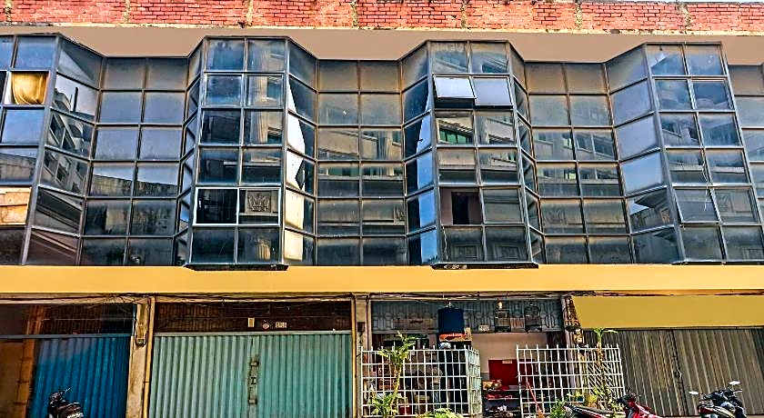 Hotel O Penginapan ReniNearMall Nagoya Hill