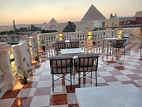 royal pyramids inn