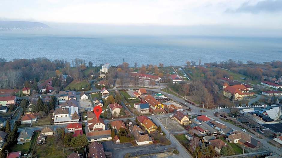 Pingvin Cukrászda Apartman felső szint