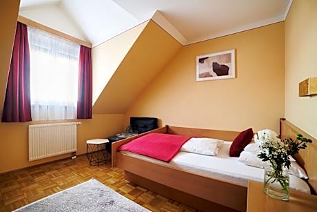 Single Room with air condition