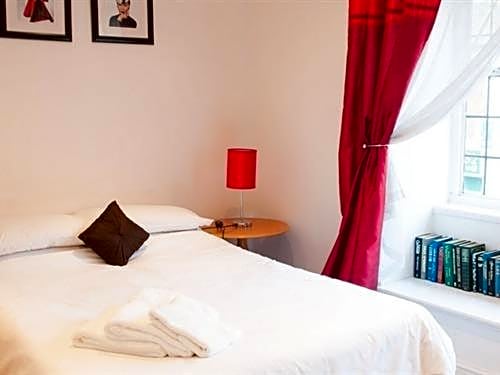 Huckleberrys Bar and Grill