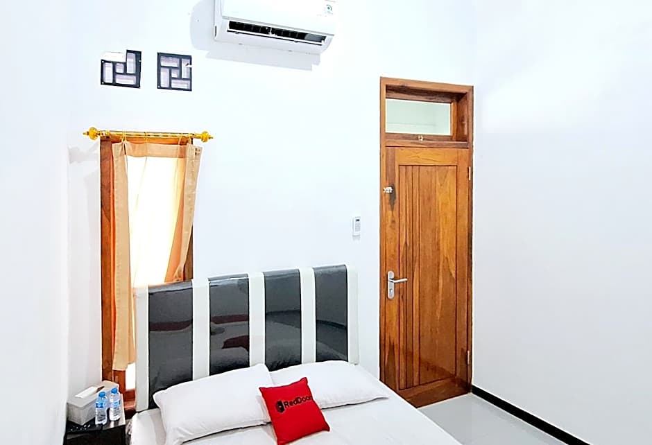 RedDoorz at Queen Asri Premium