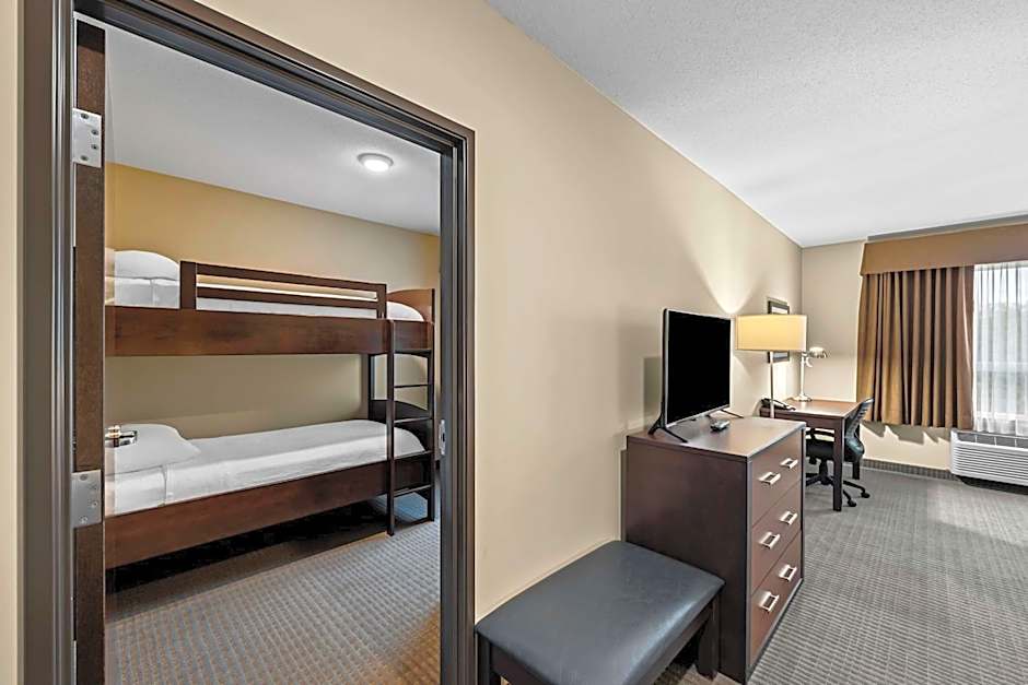 Best Western Plus Lacombe Inn & Suites