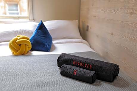 Private Bijou Bed - Shared Facilities