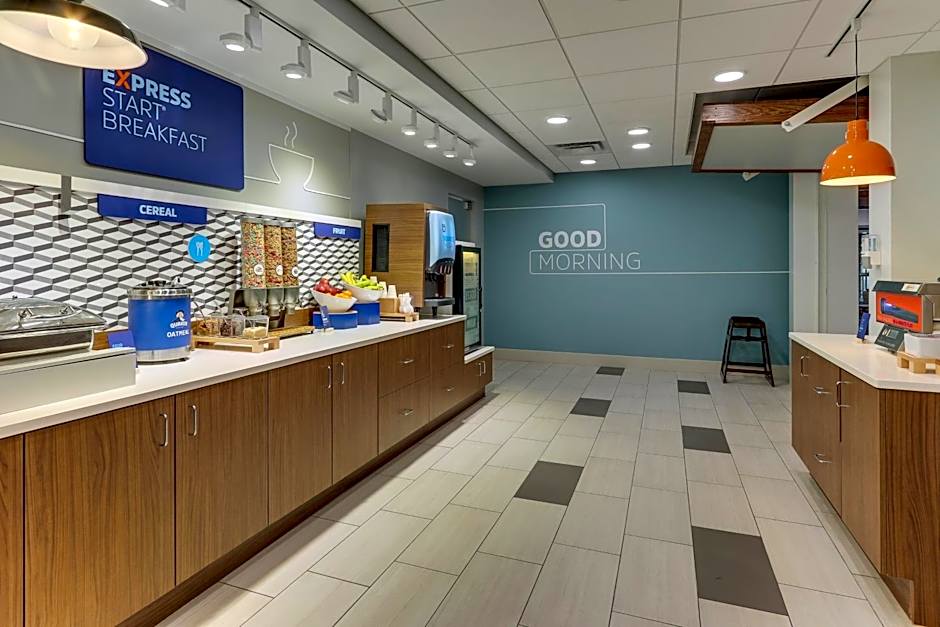 Holiday Inn Express & Suites Troy By IHG