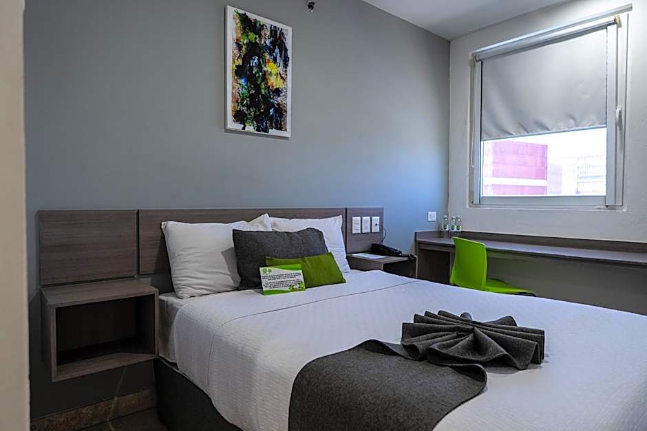 SR Hotel