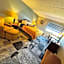 Mystic River Hotel & Suites