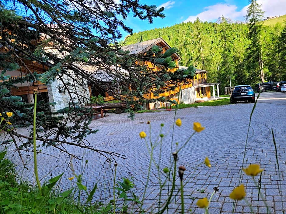 Boscone Suite Hotel
