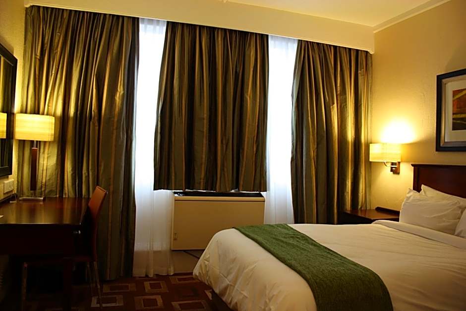 Garden Court Or Tambo International Airport