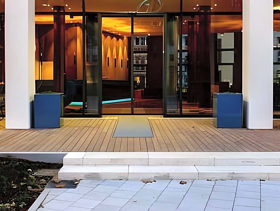 Motel One Koln-Waidmarkt