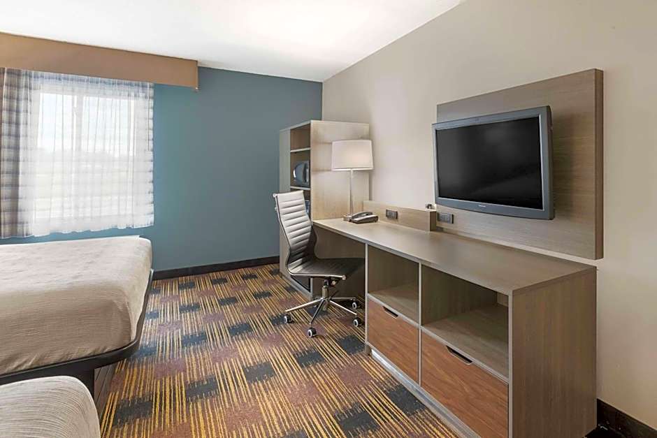 Quality Inn Newton at I-80