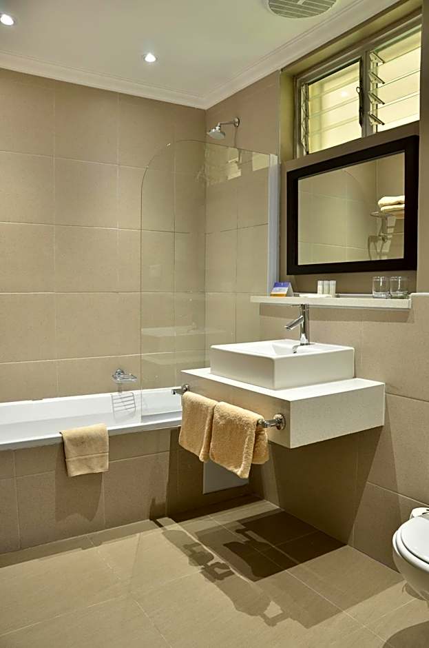 Cresta Riley's Hotel