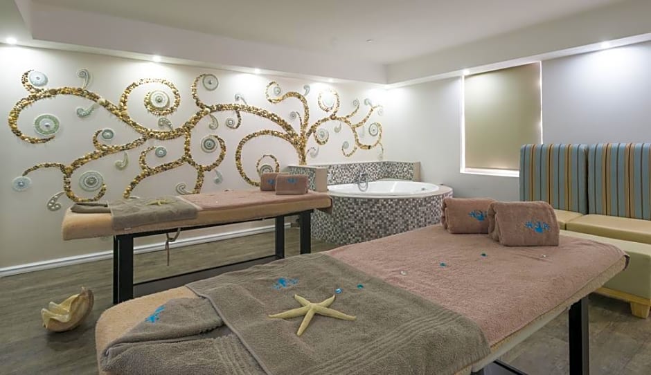 Waterfront Hotel by MISTY BLUE HOTELS