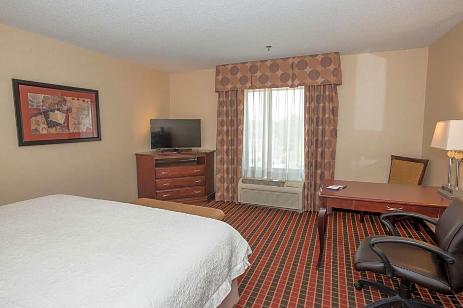 Hampton Inn By Hilton & Suites Dayton-Airport