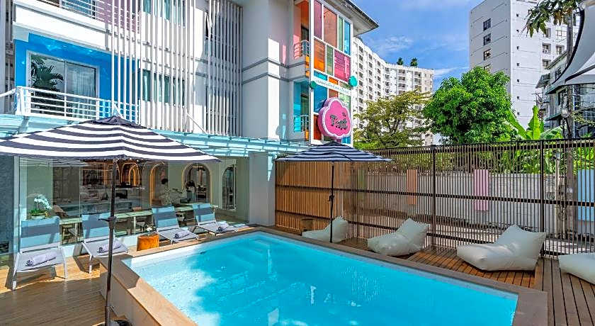 The Tint at Phuket Town Hotel