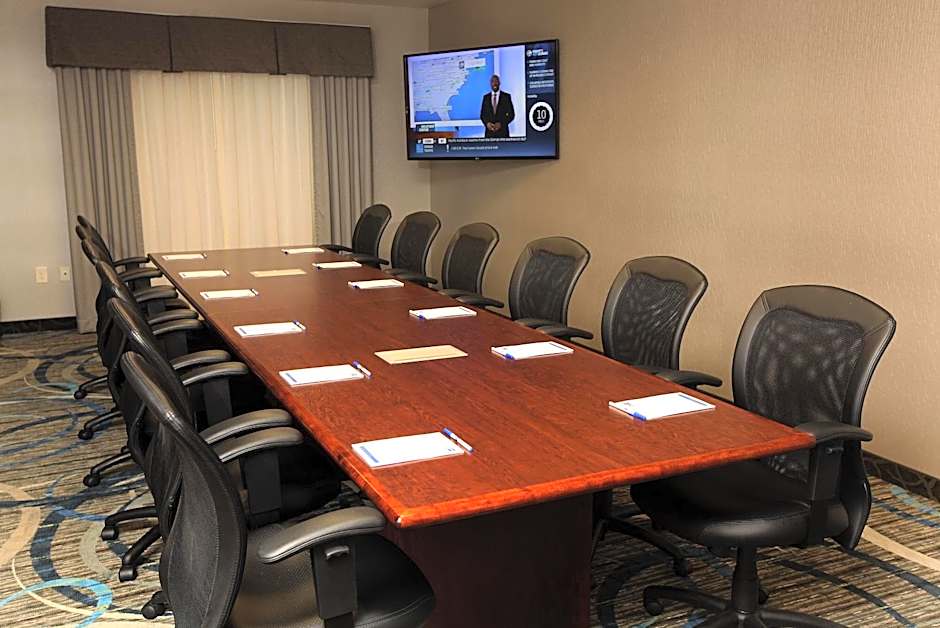 Holiday Inn Express & Suites Omaha South Ralston Arena By IHG