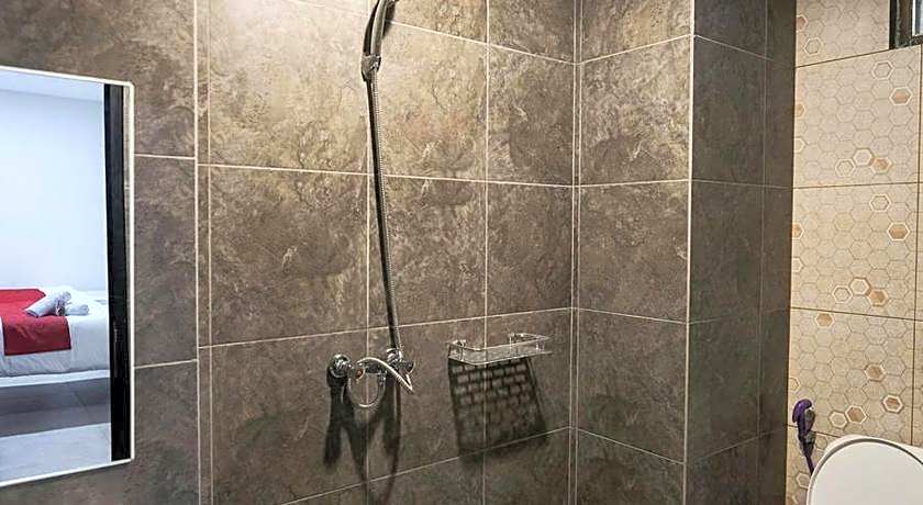 RedDoorz Plus near Taman Anggrek Mall