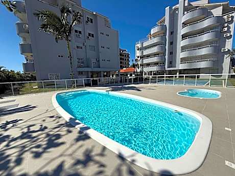 Cód 79 - Apto com hidromassagem e vista mar