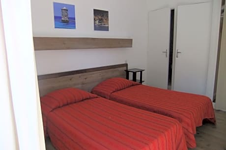 Triple Room with Garden View