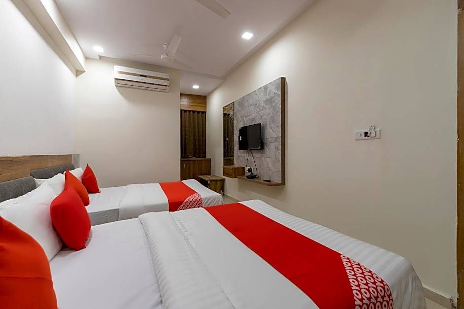 Hotel Bhavya by OYO Rooms – Ahmedabad, FL