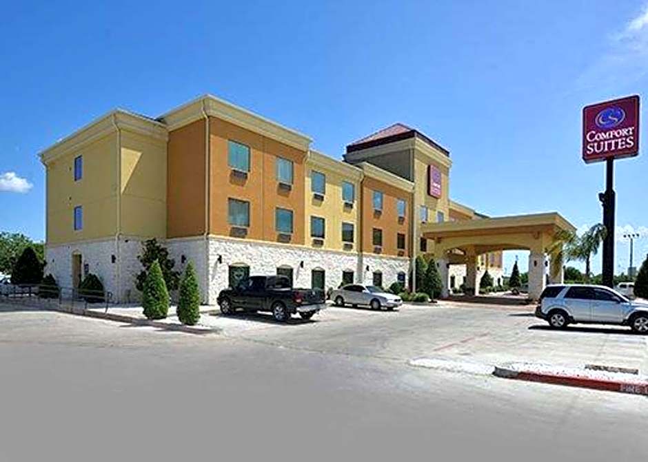 Comfort Suites Bay City East