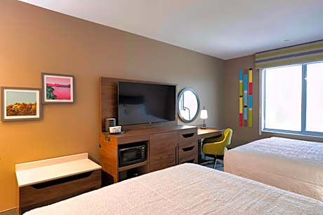 Queen Room with Two Queen Beds - Hearing Access