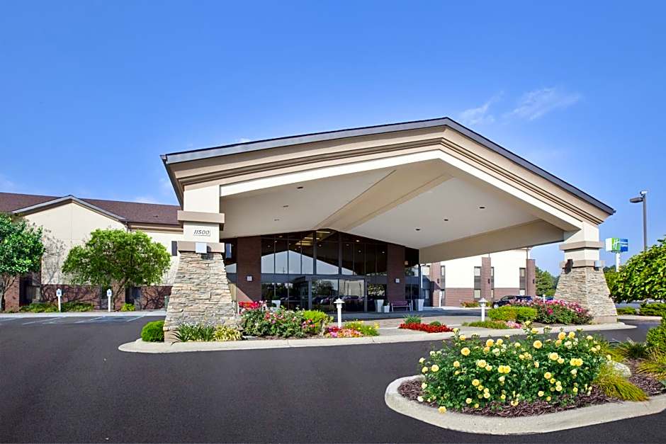 Holiday Inn Express Detroit-Warren/General Motors Technology Center By IHG
