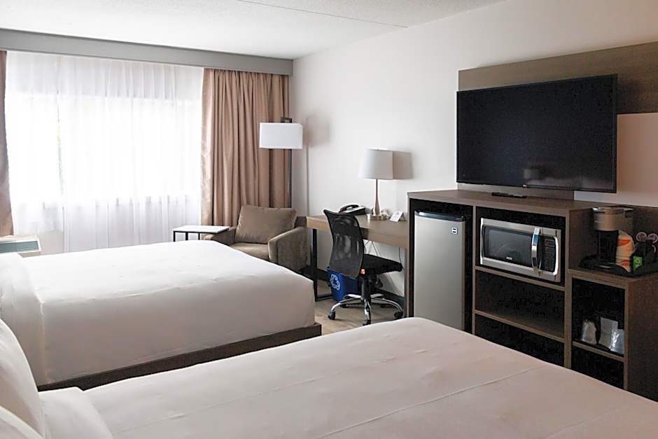 Comfort Suites Kingston Central