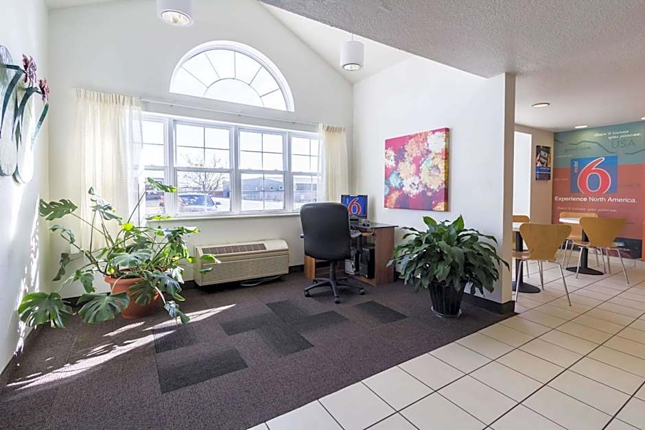 Motel 6-Huron, OH - Sandusky