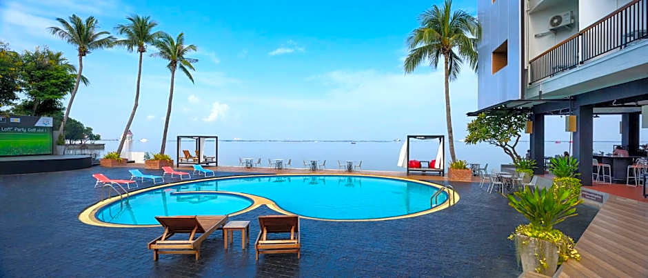 The Loft Seaside Sriracha Hotel
