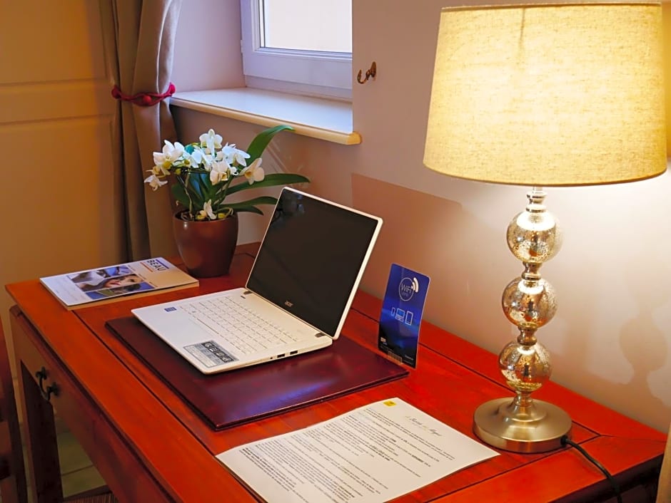 Logis Hotel La Bastide des Monges