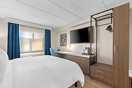 Two-Room King Suite with Roll-In Shower and Kitchen - Disability Access/Non-Smoking
