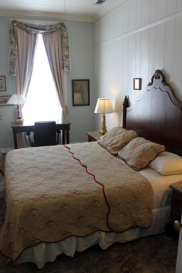 The Hotel Limpia