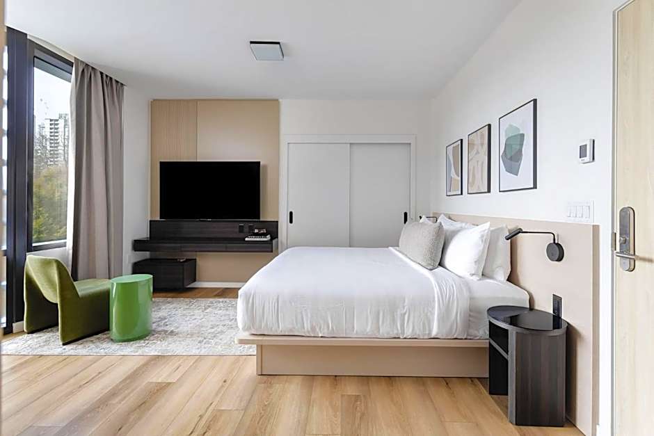 Photo 1 of 14 of Studio Apartment