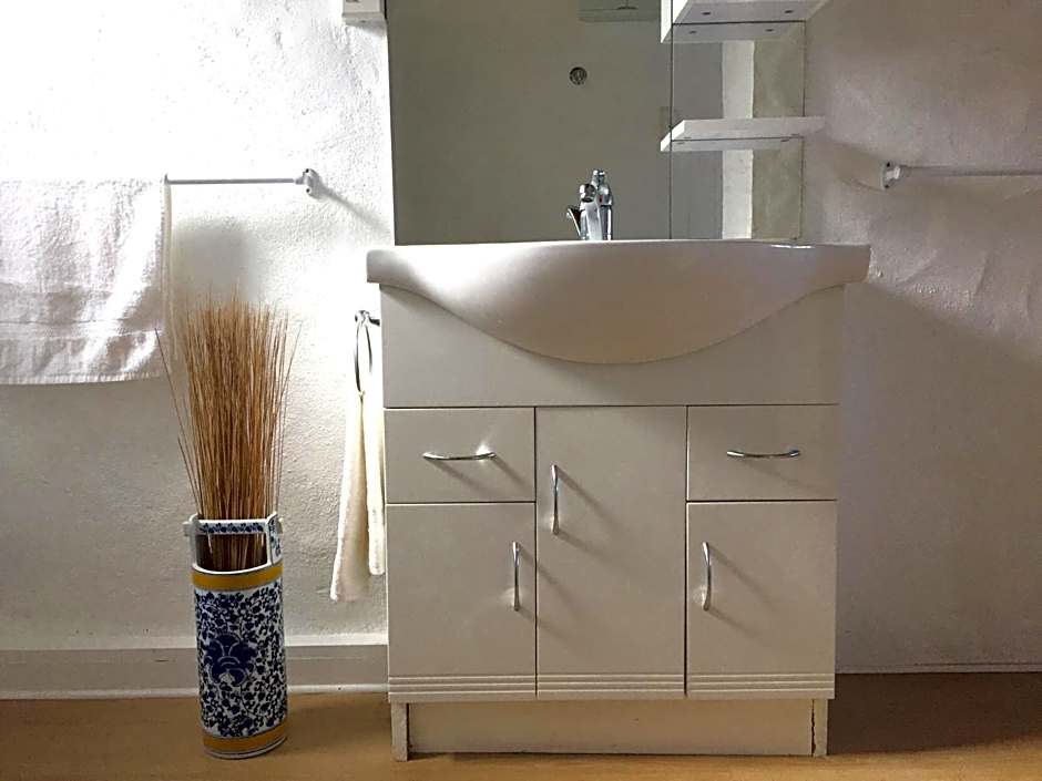 White House Apartments