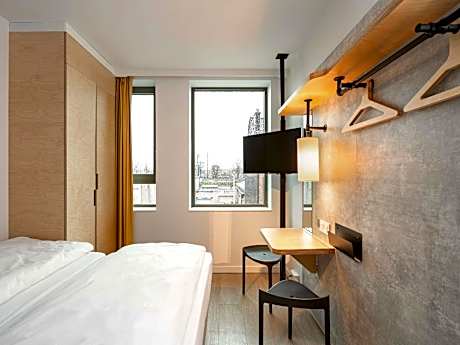 Standard Room With Three Single Beds