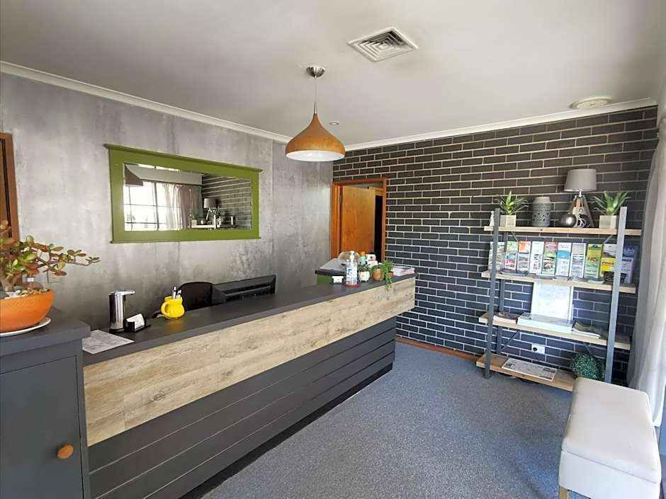 Town House Motor Inn