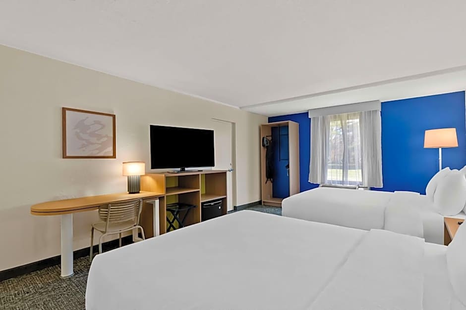 Spark by Hilton Daleville Roanoke North