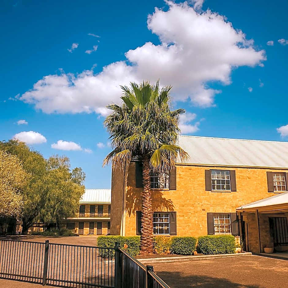 Campbelltown Colonial Motor Inn