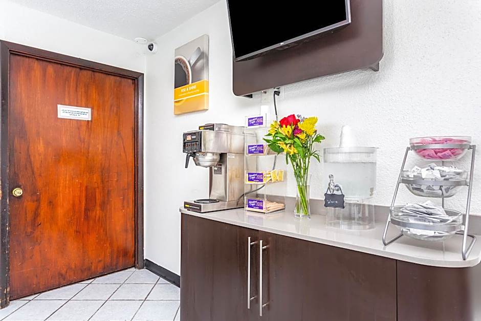 Relax Inn by OYO Columbus OH I 70