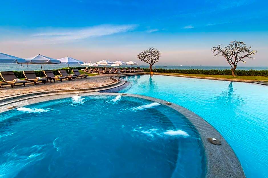 Dusit Thani Pattaya