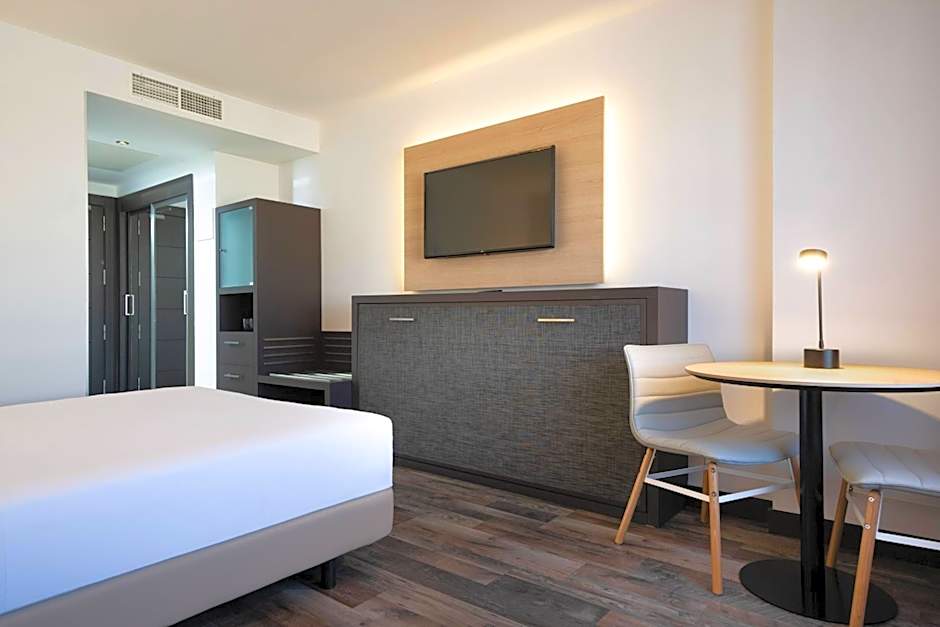 Hotel Cádiz Paseo del Mar Affiliated by Meliá